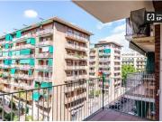 Se alquila habitación ordenada en un apartamento de 4...