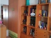 Se alquila habitación para mujer en piso de 4...