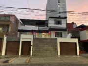 Se Alquila Hermosa Casa De 3 Pisos En Urb San Andres I...