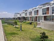 SE ALQUILA HERMOSA CASA EN CERRO COLORADO, VISTAS Y TERRAZA