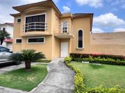 Se alquila linda casa esquinera en Vua a la Costa, Urb...