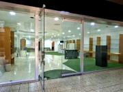 Se alquila local comercial c/mezzanina 170+30m2 Altamira...