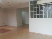 Se Alquila Local Comercial 2° Piso Frente A Plaza Norte...