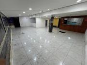 Se alquila local comercial en el centro comercial Gran...