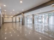 SE ALQUILA LOCAL COMERCIAL EN MODERNO EDIFICIO COMERCIAL...