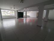 Se Alquila Local Comercial En Primer Piso Ubicado En La...