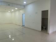 se alquila local de 100 m2 en primer piso