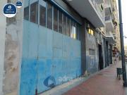 Se Alquila Local en C/ Múgica