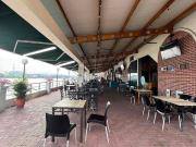 Se Alquila Local Frente a la Ria en el Centro Comercial...