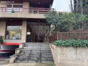 Se alquila local / oficina en Paseo Ruiseñores 9