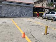 Se alquila local 150m2 2B 6E