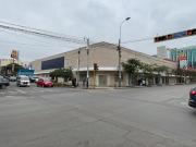 Se alquila locales comerciales puerta calle en el CC Risso