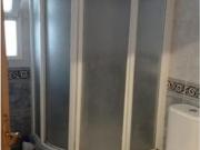 SE ALQUILA LUMINOSO PISO EN LA CHANA