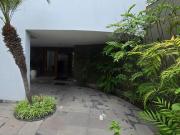 SE ALQUILA LUMINOSO Y AMPLIO DEPARTAMENTO EN CHACARILLA...