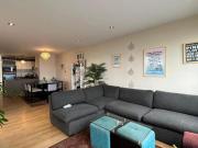 SE ALQUILA MODERNO DEPARTAMENTO EN PUNTA