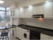 Se alquila piso al lado de la plaza de abastos