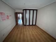 Se alquila piso con garaje y trastero en Edificio...