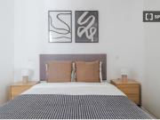 Se alquila piso de 1 dormitorio en Arapiles, gastos...