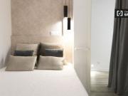 Se alquila piso de 1 dormitorio en Argüelles, gastos...