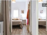 Se alquila piso de 1 dormitorio en Numancia, gastos...