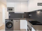 Se alquila piso de 1 dormitorio en Valdeacederas, gastos...