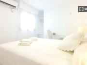 Se alquila piso de 2 dormitorios en Alicante, gastos...