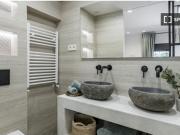Se alquila piso de 2 habitaciones en Castilla, gastos...