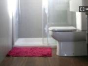 Se alquila piso de 2 habitaciones en el Centro, gastos...