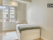 Se alquila piso de 2 habitaciones en el Centro, gastos...