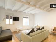 Se alquila piso de 2 habitaciones en El Raval