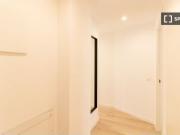 Se alquila piso de 2 habitaciones en El Raval