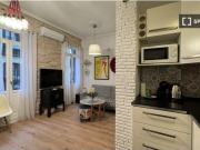 Se alquila piso de 2 habitaciones en Embajadores, gastos...