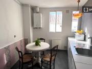 Se alquila piso de 2 habitaciones en Embajadores, gastos...