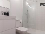 Se alquila piso de 2 habitaciones en Guindalera, gastos...