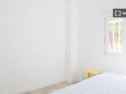 Se alquila piso de 2 habitaciones en Lucero