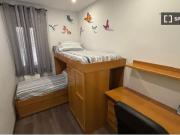 Se alquila piso de 2 habitaciones en Navas, no se...