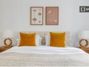 Se alquila piso de 2 habitaciones en Palacio, gastos...