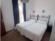 Se alquila piso de 2 habitaciones en Triana, sin...
