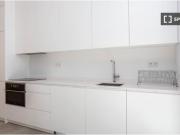 Se alquila piso de 2 habitaciones en Universidad, gastos...