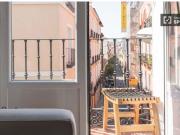 Se alquila piso de 2 habitaciones en Universidad, gastos...