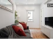 Se alquila piso de 2 habitaciones en Valdeacederas,...