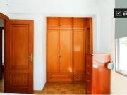 Se alquila piso de 3 habitaciones en Aluche, no parejas...