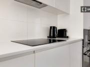 Se alquila piso de 3 habitaciones en Cortes, gastos...