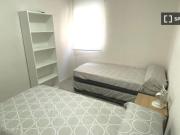 Se alquila piso de 3 habitaciones en La Malva Rosa,...