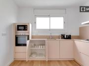 Se alquila piso de 3 habitaciones en les Tres Torres,...