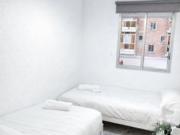 Se alquila piso de 3 habitaciones en Palomeras Sureste,...