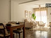 Se alquila piso de 4 habitaciones en Cabanyal...