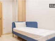 Se alquila piso de 4 habitaciones en El Viso, gastos...