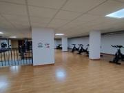 SE ALQUILA PISO DE DOS DORMITORIOS PARA TODO EL AÑO EN...