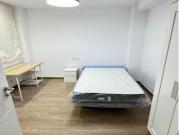 Se alquila piso por habitaciones